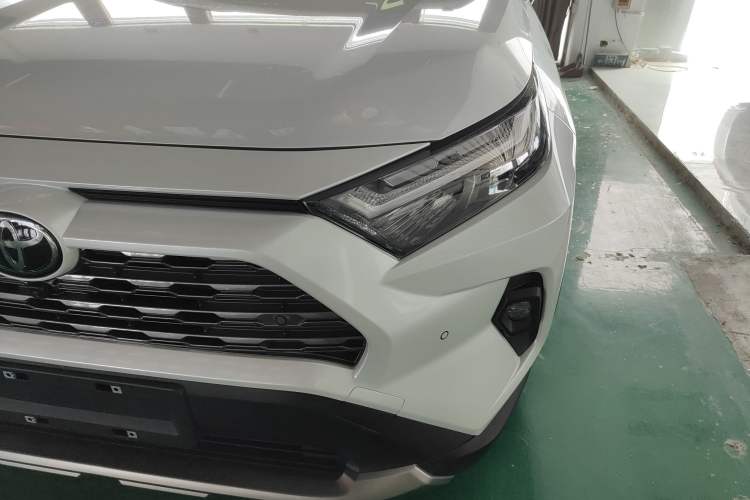 Used Toyota RAV4 2024 2.0L CVT Two-Wheel Drive Fashion Plus Edition
