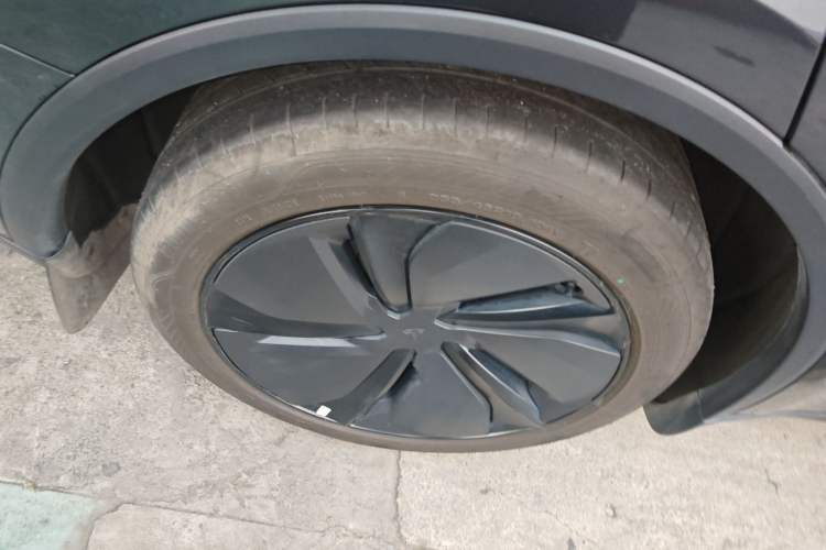 Used Tesla Model Y 2025 Rear-Wheel-Drive Version
