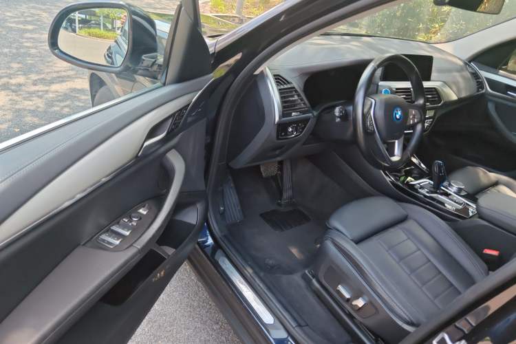 Used BMW iX3 2021 Leading Model
