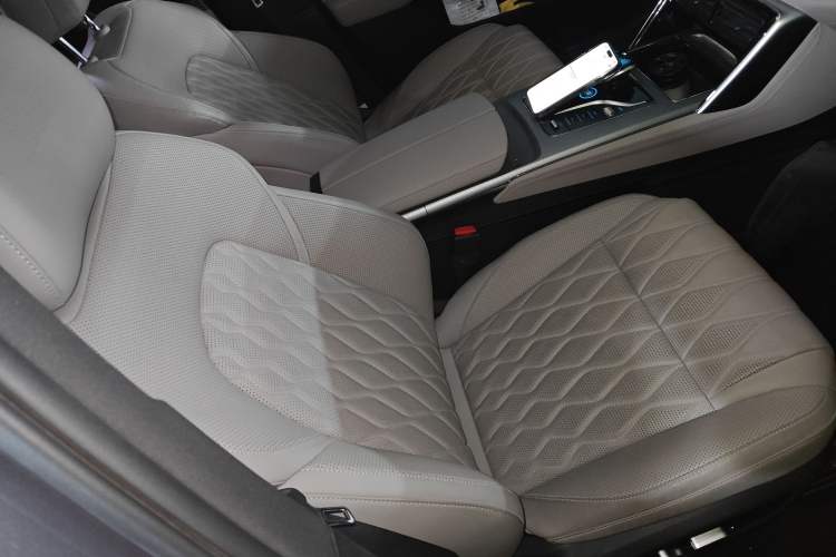 Used BYD Tang New Energy 2024 DM-i Glory Edition 112KM Prestige Model