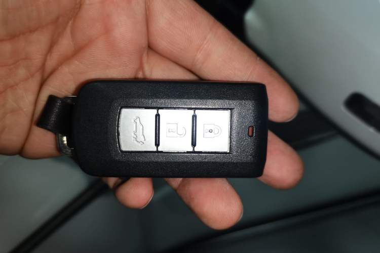 Used Mitsubishi Outlander 2020 2.4L 4x4 Zhi Xiang Edition 5 Seats