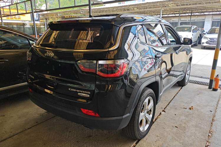 Used  Compass 2017 200T Automatic Enjoyment Version
