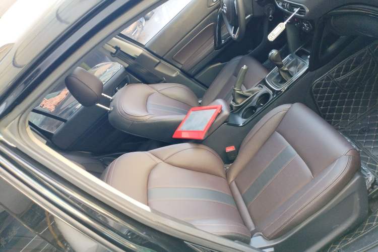 Used GAC Trumpchi GS4 2018 235T Manual Two-Wheel Drive Elite Edition
