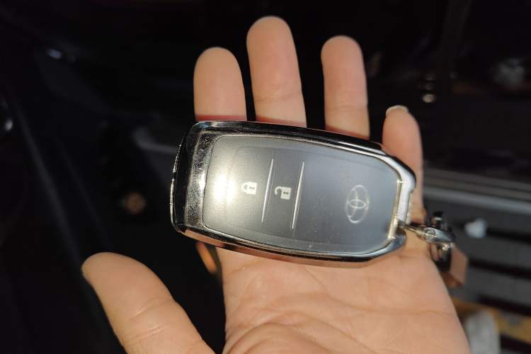 Used Toyota Highlander 2018 2.0T Four-Wheel Drive Luxury Version 7 Seats China VI Standard