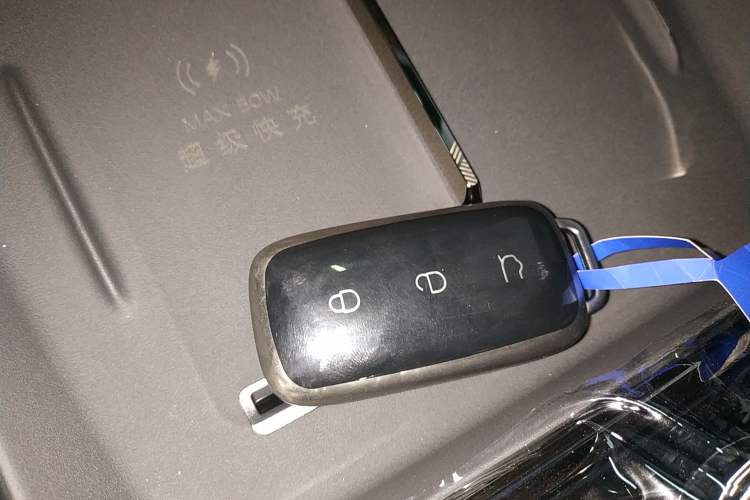 Used  Galaxy 8 2025 130km EM-i Deluxe Edition
