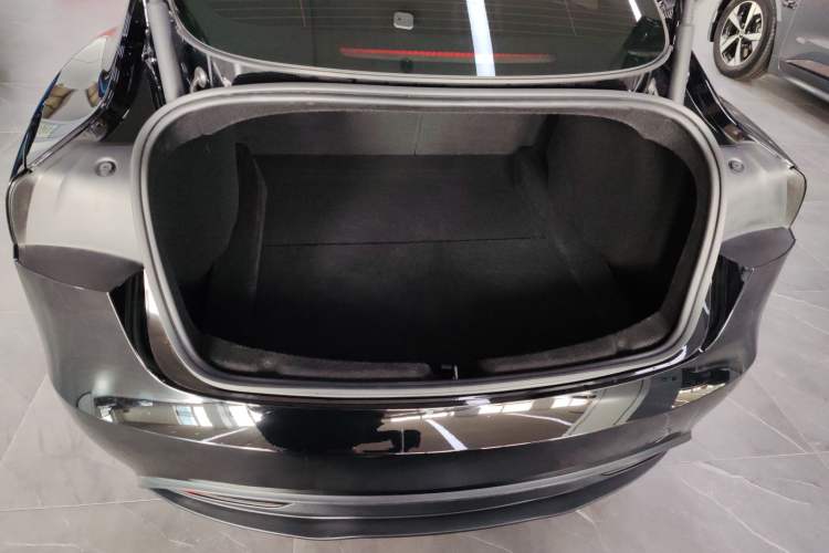 Used Tesla Model 3 2023 Rear-Wheel-Drive Version