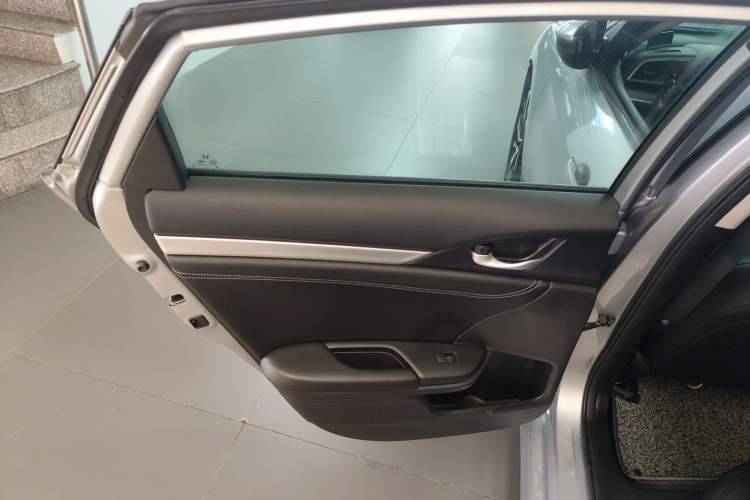 Used Honda Civic 2016 220TURBO CVT Luxury Edition
