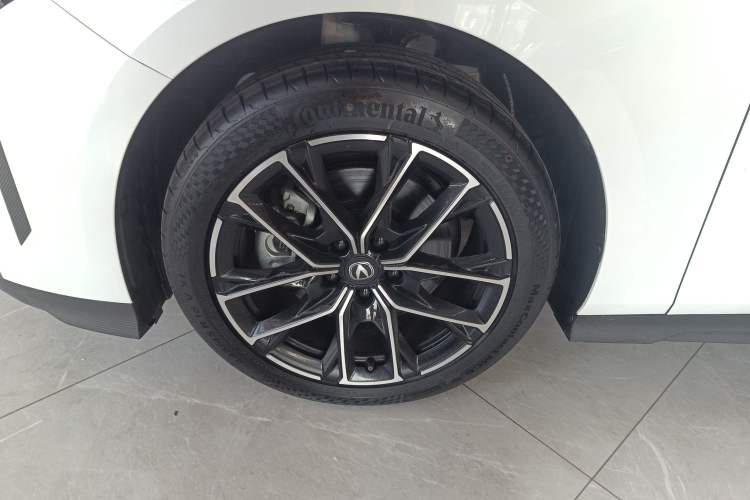 Used Changan UNI-V iDD 2024 Blue Whale Smart Electric iDD 136km ZhiKu Model