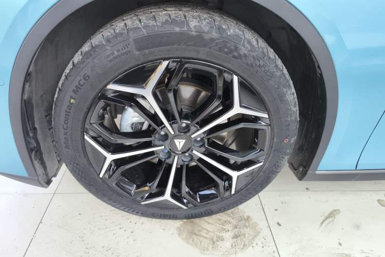 Used  L07 2024 230Max Qiankun Intelligent Driving ADS SE Range-Extended Version
