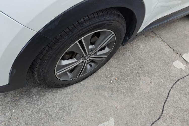 Used Hyundai ix25 2015 1.6L Automatic Two-Wheel-Drive Deluxe DLX Model