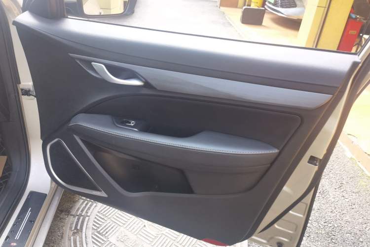 Used Geely Auto Emgrand 2021 UP 1.5L CVT Luxury Model
