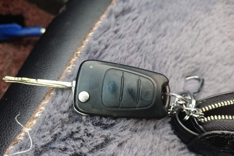 Used Kia K2 2015 Sedan 1.4L MT GLS
