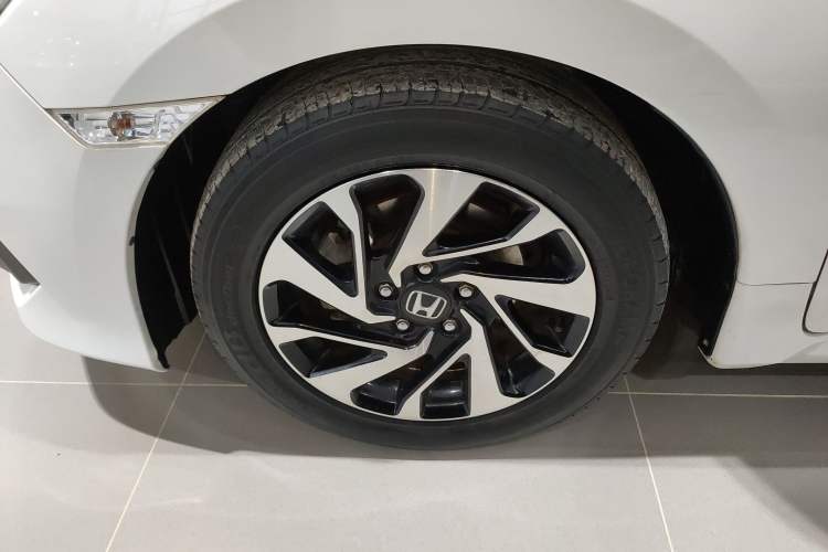 Used Honda Civic 2016 220TURBO CVT Luxury Edition
