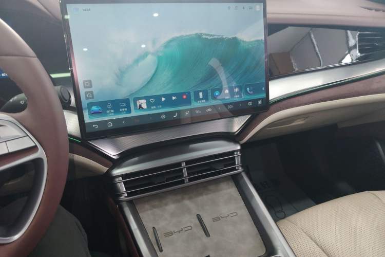 Used BYD Seal 07 DM-i 2025 Intelligent Driving Version DM-i 1.5L 125 km Luxury Edition
