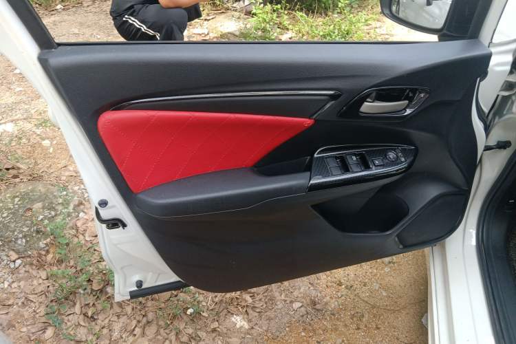 Used Honda Fit 2016 1.5L LXS CVT Comfort Sunroof Version
