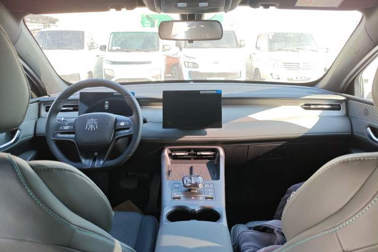 Used BYD Qin PLUS 2025 DM-i Smart Drive 55KM Leading Model
