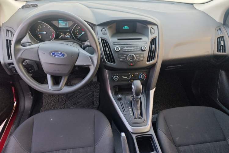 Used Ford Focus 2015 Hatchback 1.6L Automatic Comfort Model
