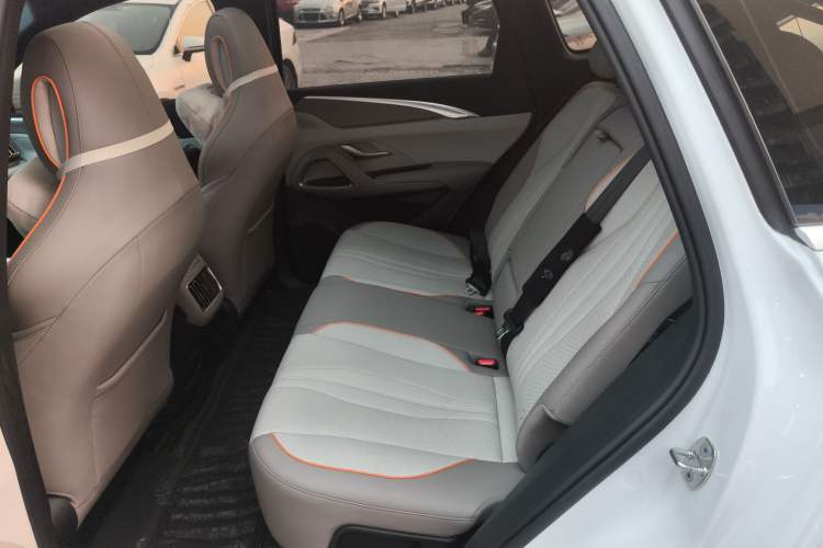 Used BYD Song Pro New Energy 2024 HONOR Edition DM-i 110KM Excellence Model
