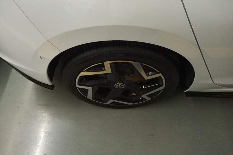 Used Volkswagen Golf 2025 300TSI R-Line
