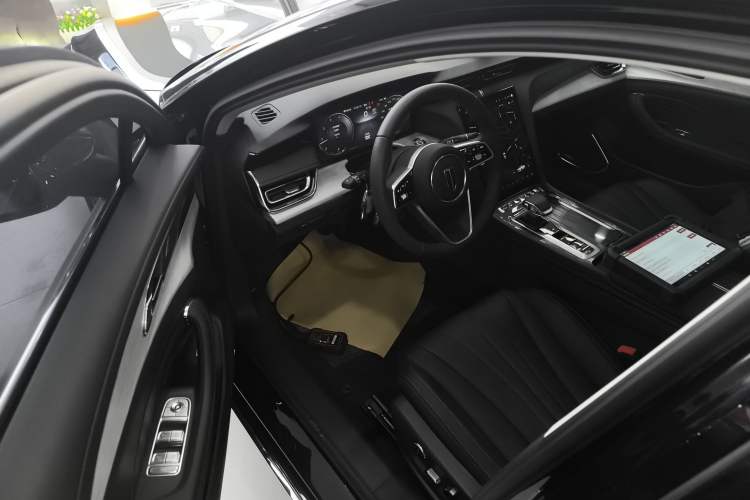 Used Hongqi H5 2024 2.0T Automatic Smart Connect Flagship Edition