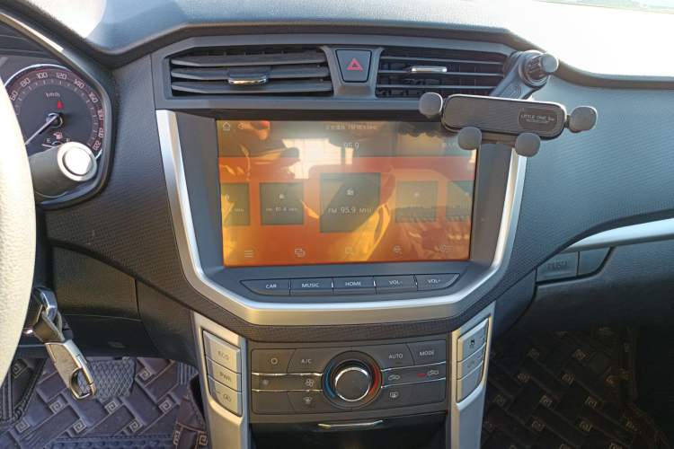 Used SAIC MAXUS T60 2017 2.0T Gasoline Automatic 4x4 High-Ride Elite Standard Cabin
