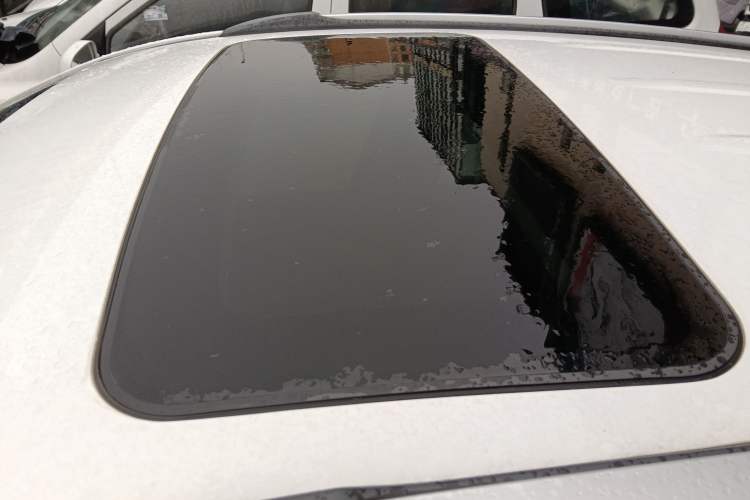 Used Buick Encore 2015 1.4T Automatic Two-Wheel Drive Urban Elite Version