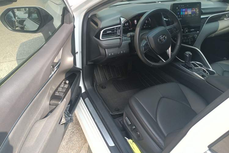 Used Toyota Camry 2021 2.5G Luxury Edition
