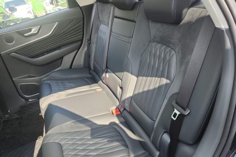 Used Hongqi HS5 2023 2.0T Four-Wheel Drive Flagship Pro Edition
