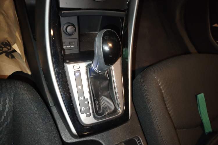 Used Hyundai Elantra 2015 1.6L Automatic Leading Model
