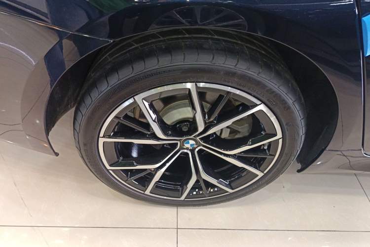 Used BMW 5 Series 2023 530Li Luxury Edition M Sport Package
