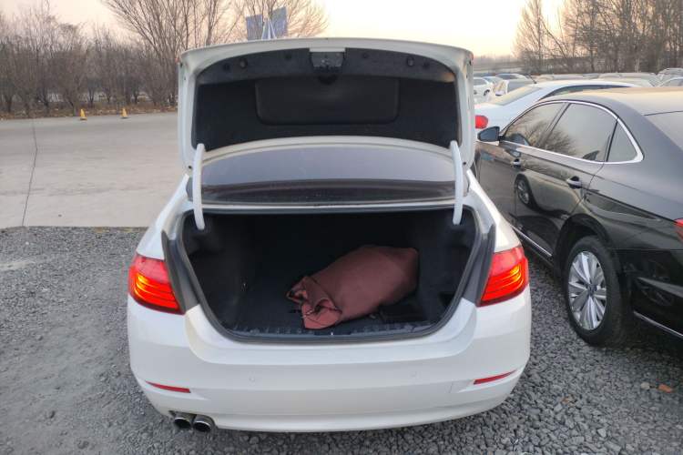 Used BMW 5 Series 2015 520i Elegant Edition
