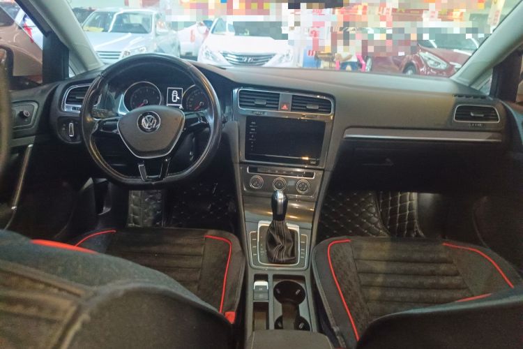 Used Volkswagen Golf 2017 1.6L Automatic Comfort Million-Vehicle Anniversary Edition
