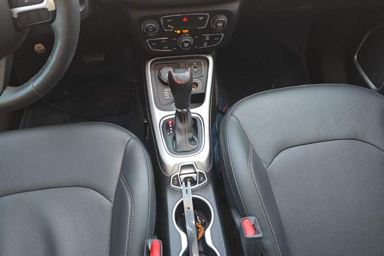 Used  Compass 2017 200T Automatic Family Enjoyment Four-Wheel Drive Edition
