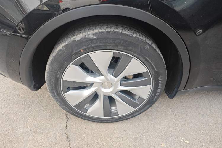 Used Tesla Model Y 2022 Long-Range All-Wheel-Drive Version
