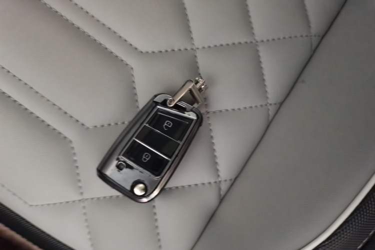 Used Volkswagen Tayron 2023 280TSI Two-Wheel-Drive Luxury Plus Advanced Version
