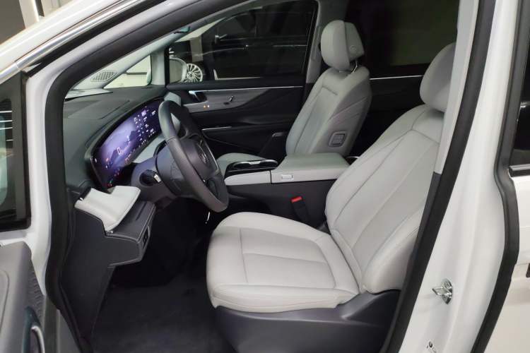 Used Buick GL8 2025 Lu Zun Deluxe Edition
