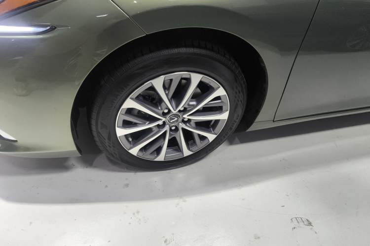 Used Lexus ES 2022 200 Excellence Edition
