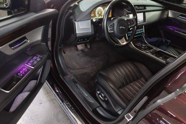 Used Jaguar XFL 2018 XFL 3.0 SC 340 PS Luxury Edition
