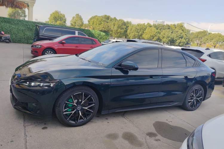 Used BYD Han 2022 EV 610 km All-Wheel-Drive Qianshan Cui Limited Edition
