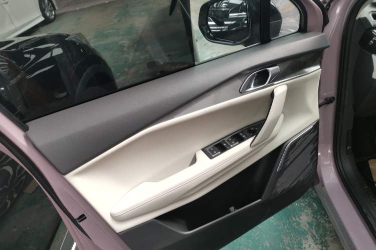 Used Lynk & Co 06 2023 Remix 1.5T Shero
