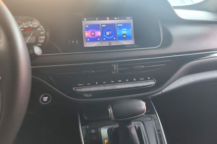 Used GAC Trumpchi M6 2021 270T DCT Luxury Edition (7 Seats)
