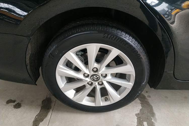 Used Toyota Camry 2021 2.0G Luxury Edition
