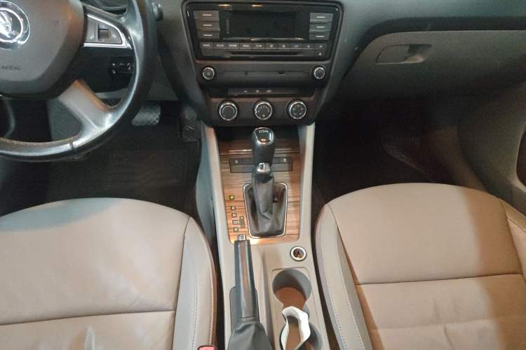 Used Skoda Octavia 2015 1.4TSI DSG Yijun Edition