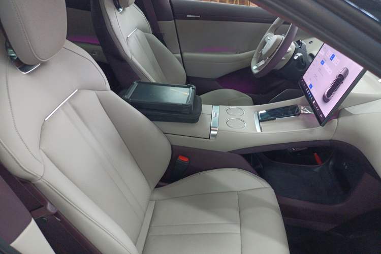 Used  YU7 2025 Ultra-Long Range All-Wheel Drive Pro Version