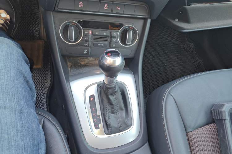 Used Audi Q3 2016 30 TFSI Fashion Model
