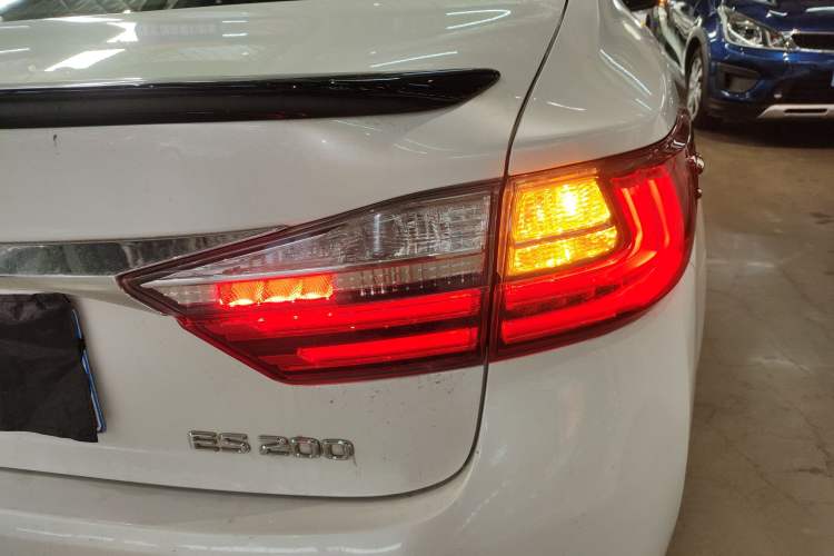 Used Lexus ES 2017 200 30th Anniversary Edition
