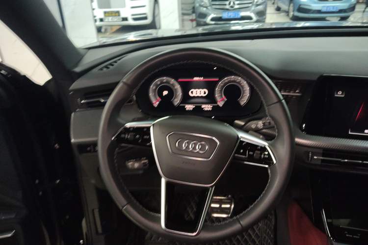 Used Audi Q6 2024 45 TFSI quattro Black Warrior Edition 7 Seats
