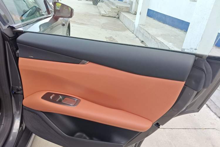 Used  L07 2024 230Max Qiankun Intelligent Driving ADS SE Range-Extended Version
