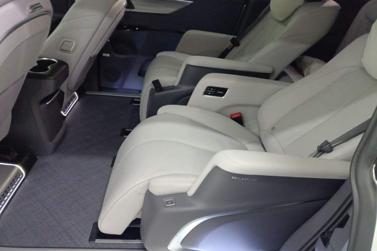 Used Buick GL8 2025 Lu Zun Deluxe Edition