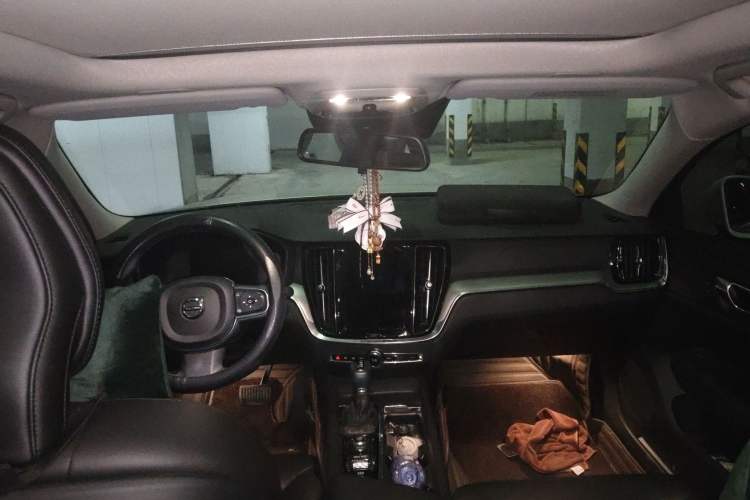 Used Volvo S60 2021 T4 Zhiyi Luxury Edition
